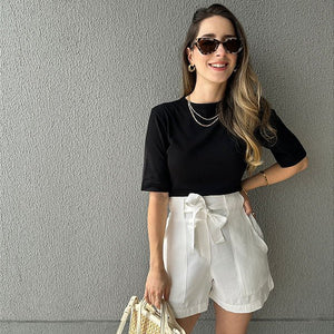 Blusa em tricot com manga curta linha basic preta Maçã