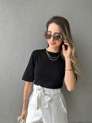 Blusa em tricot com manga curta linha basic preta Maçã