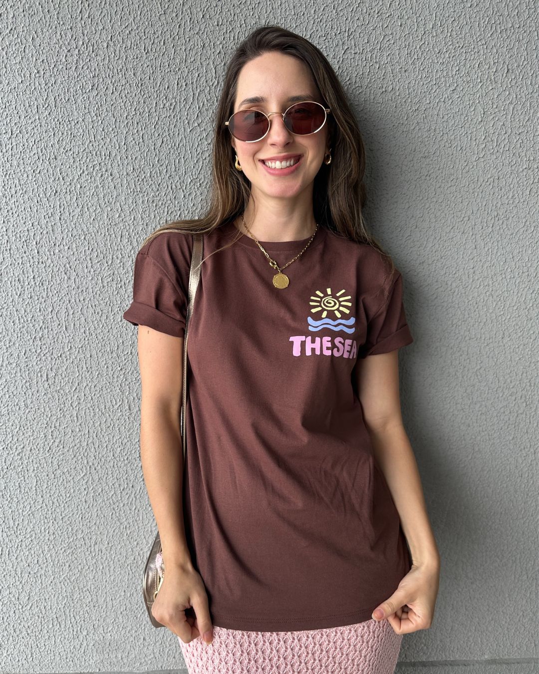 T-shirt 100% Algodão com Estampa Frente e Costas Marrom Cajá