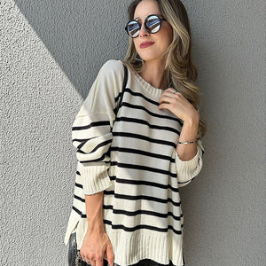 Blusa tricot oversized branca com listras pretas Lobélia