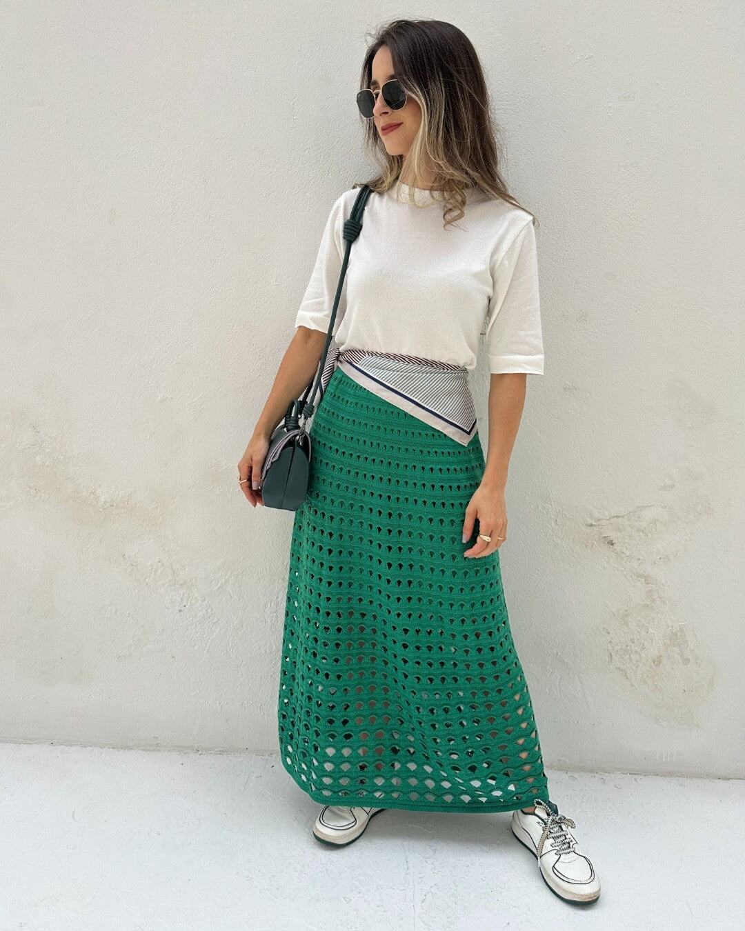 Saia tricot midi vazado evasê verde Samambaia